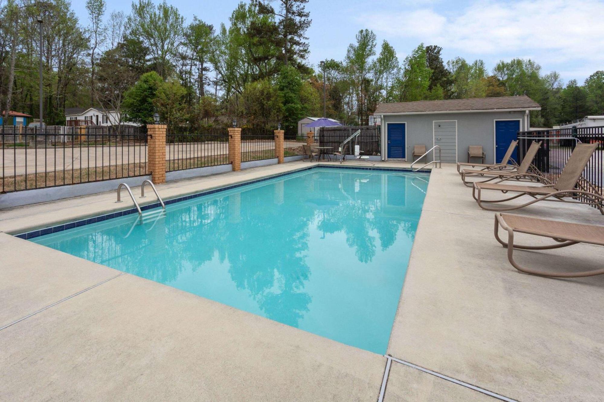 Days Inn By Wyndham Douglasville-Atlanta-Fairburn Road Eksteriør bilde